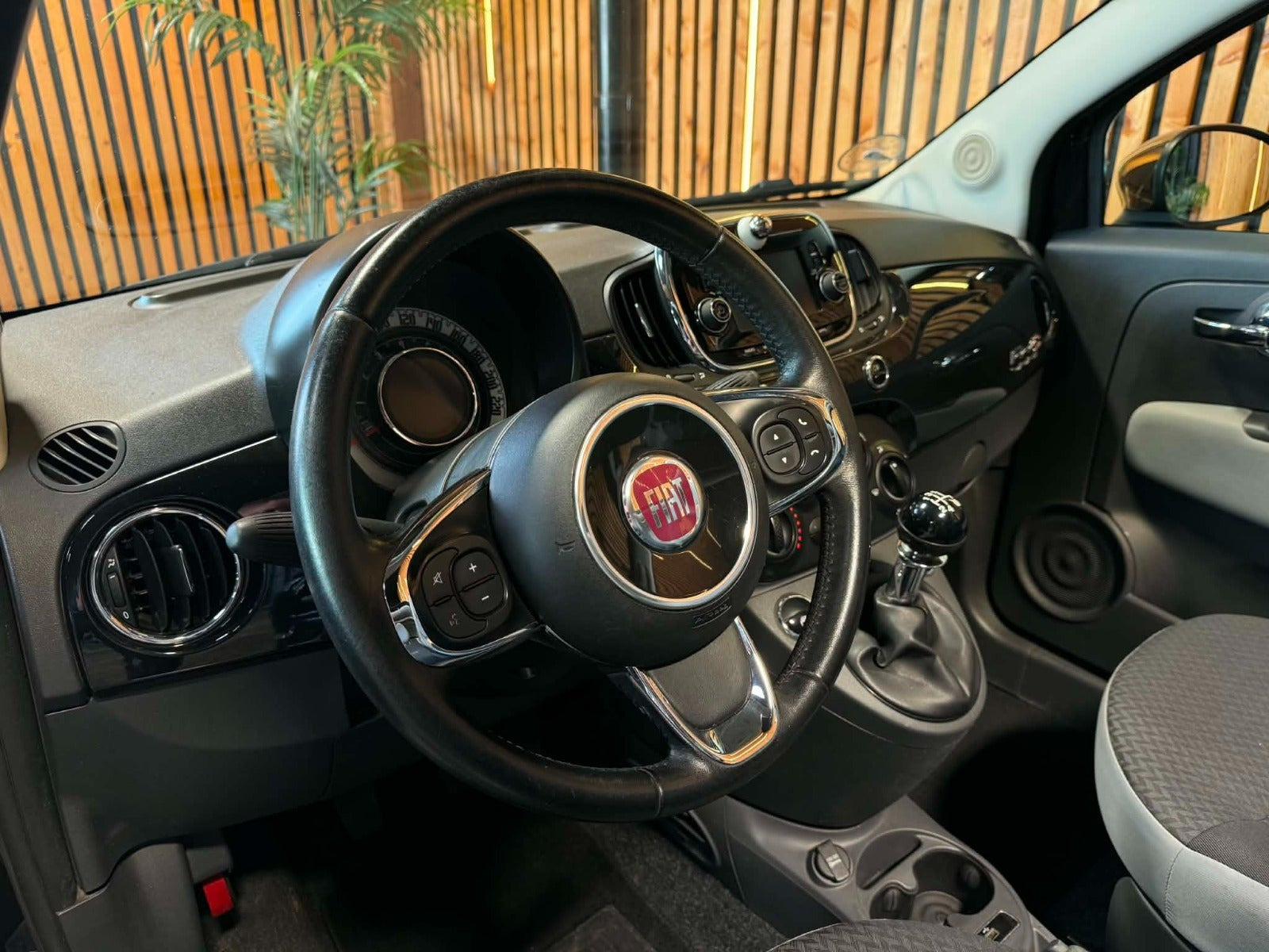 Sort Fiat 500C fra 2016