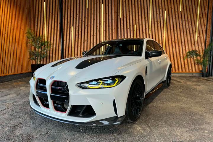 Hvid BMW M3 fra 2024