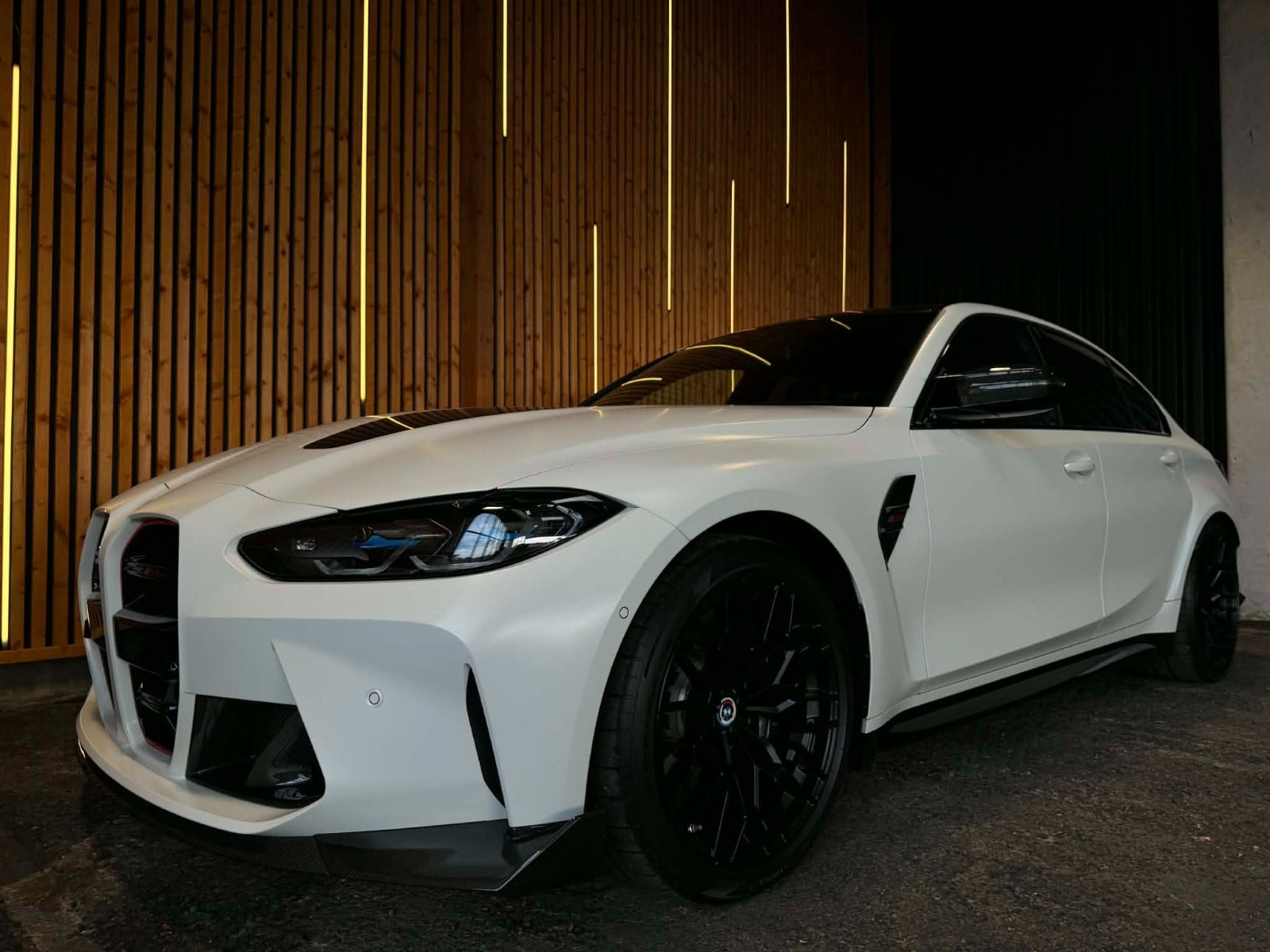 Hvid BMW M3 fra 2024