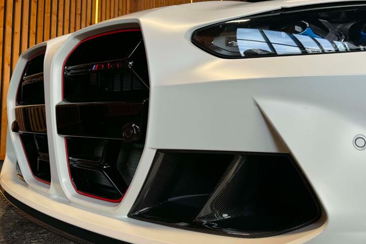 Hvid BMW M3 fra 2024