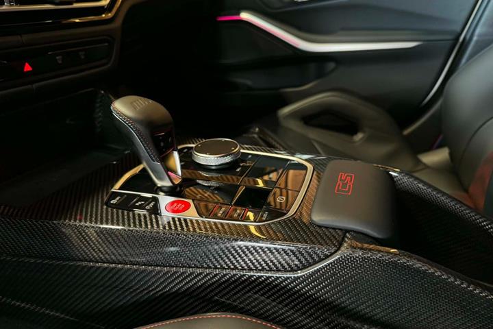Hvid BMW M3 fra 2024