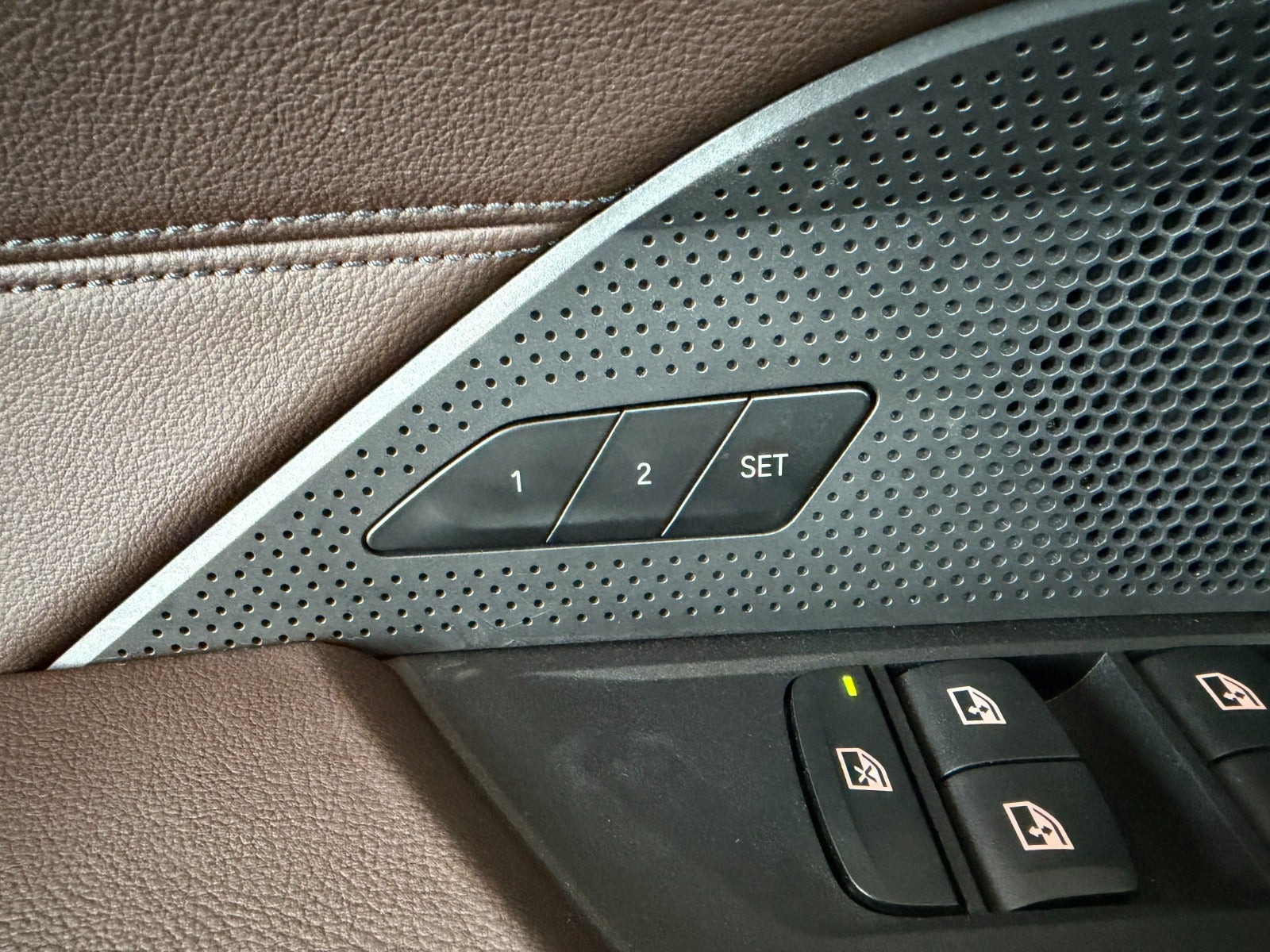 Hvid BMW i4 fra 2024