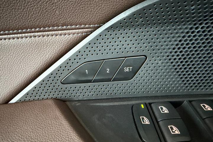 Hvid BMW i4 fra 2024