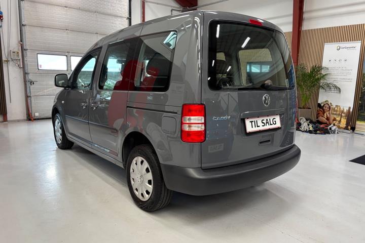 Grå VW Caddy fra 2012