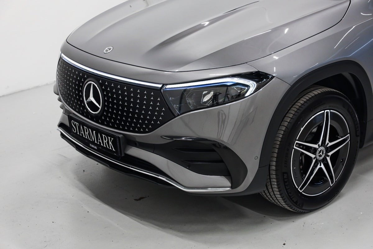 Grå Mercedes EQB250+ fra 2024