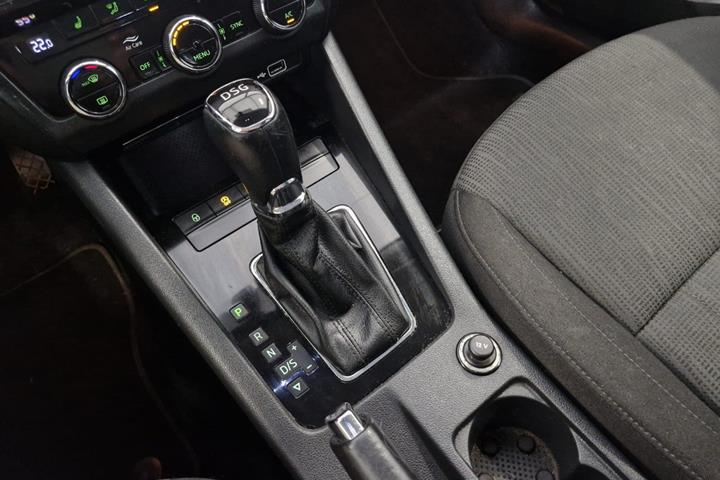 Grå Skoda Octavia fra 2019