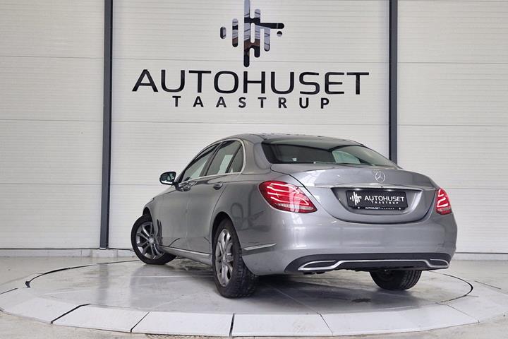 Grå Mercedes C180 fra 2014