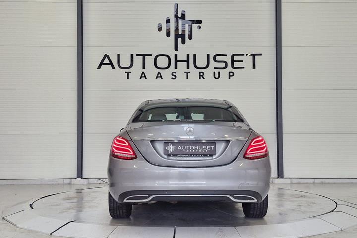 Grå Mercedes C180 fra 2014