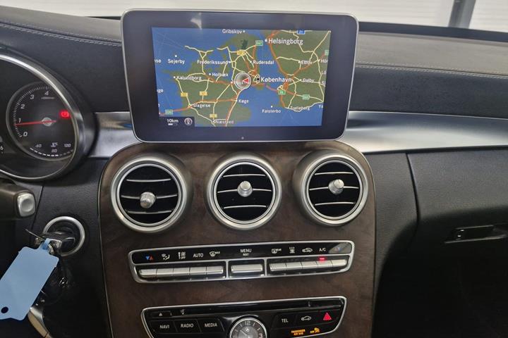 Grå Mercedes C180 fra 2014