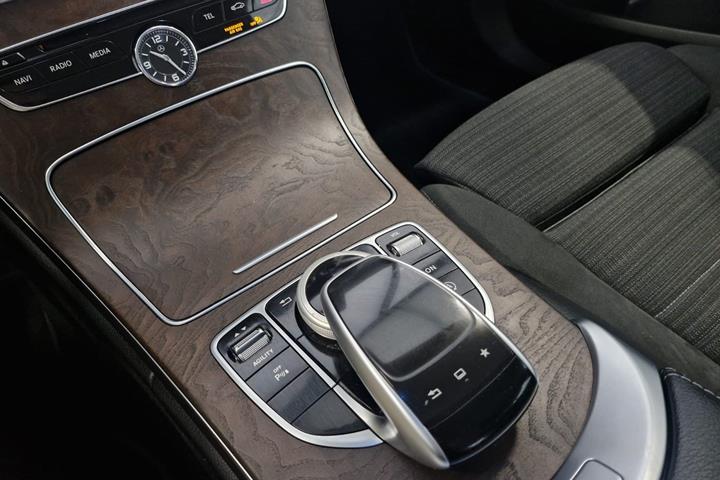 Grå Mercedes C180 fra 2014