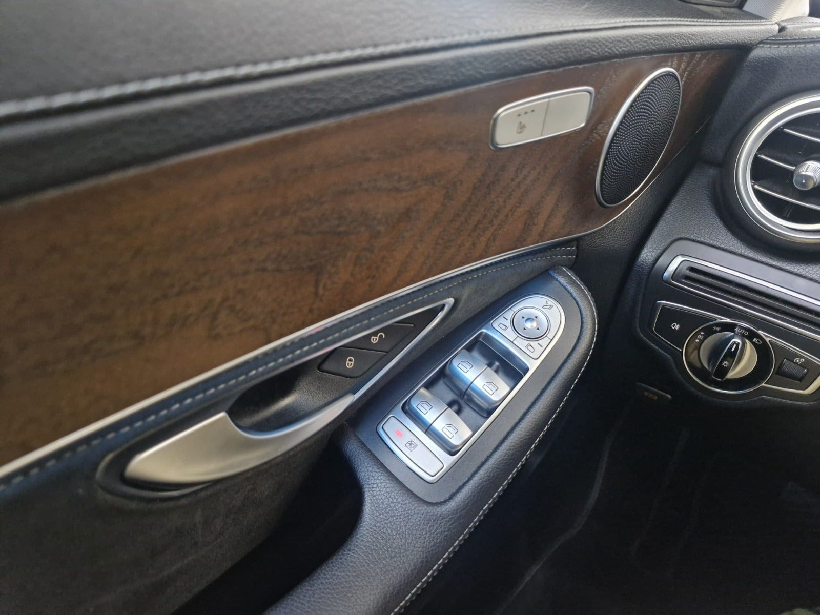Grå Mercedes C180 fra 2014