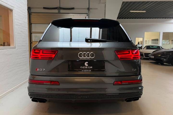 Grå Audi SQ7 fra 2017