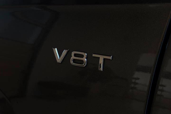 Grå Audi SQ7 fra 2017