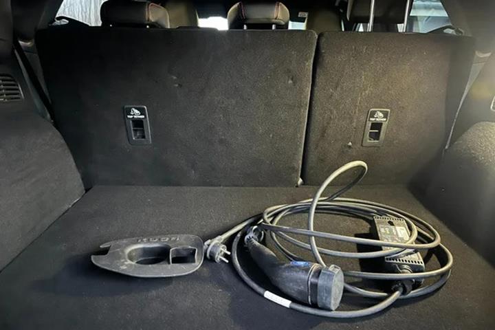 Grå Ford Kuga fra 2022