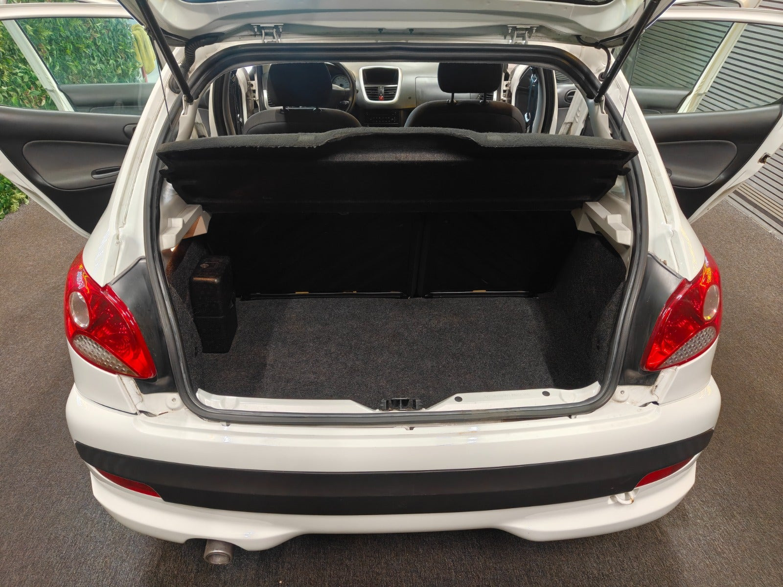undefined Peugeot 206+ fra 2011