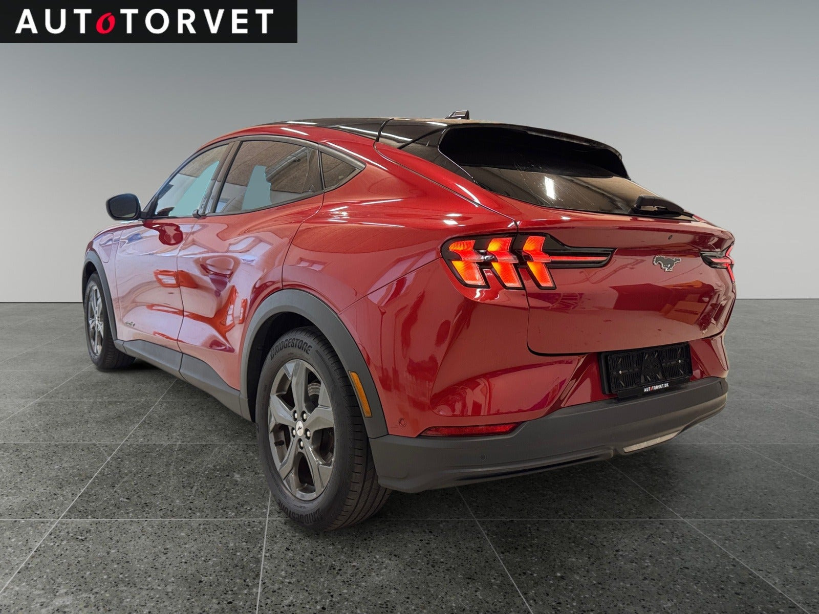 Rød Ford Mustang Mach-E fra 2021