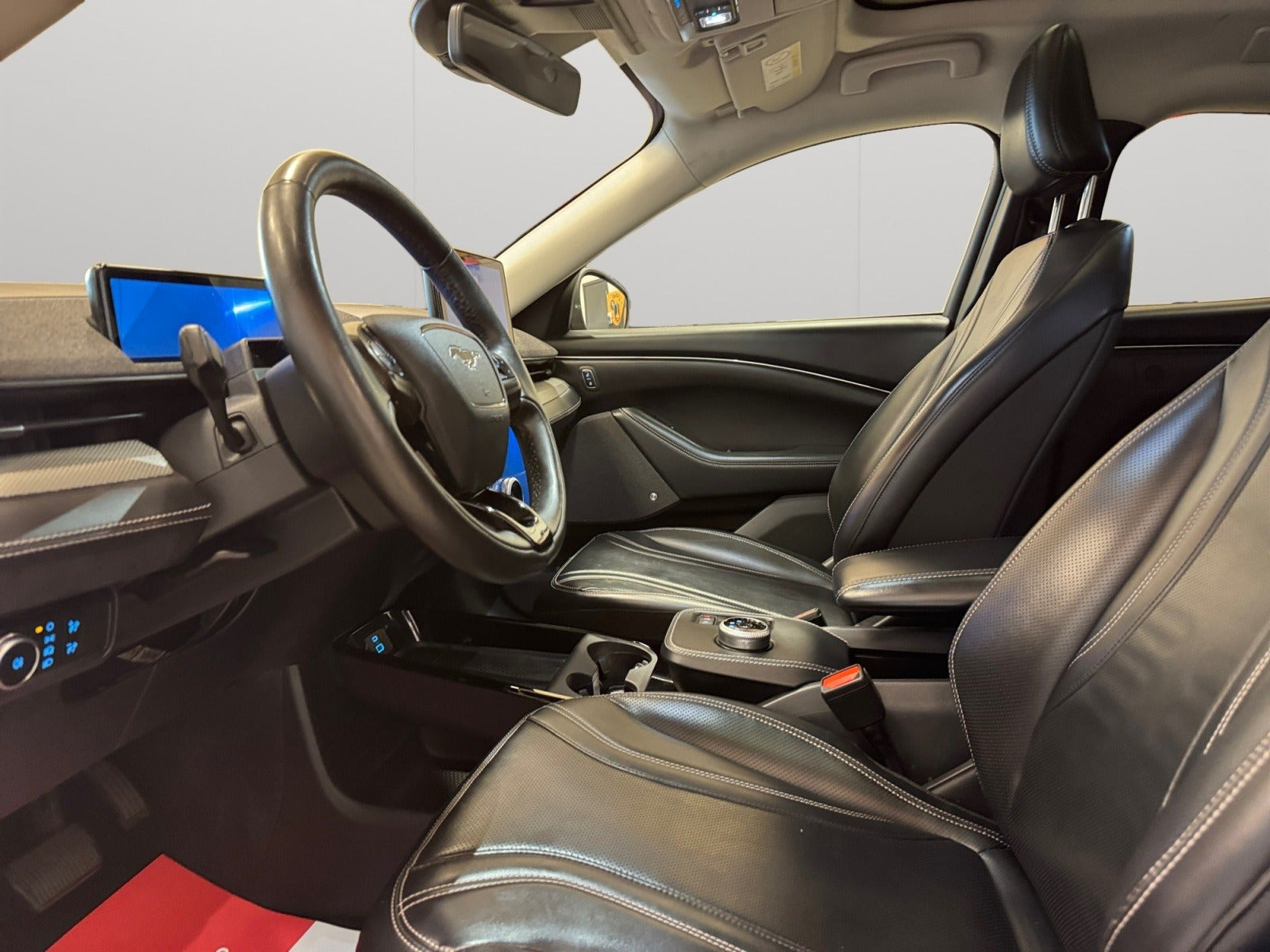 Rød Ford Mustang Mach-E fra 2021