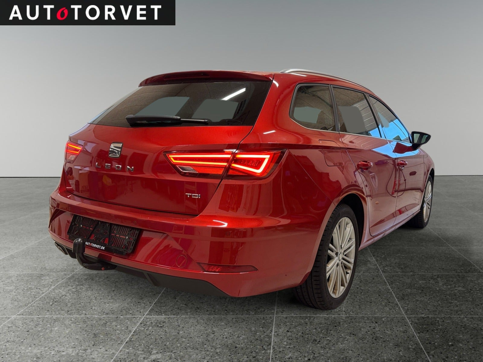 Rød Seat Leon fra 2017