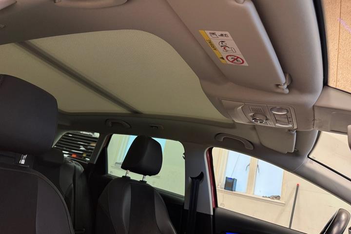 Rød Seat Leon fra 2017
