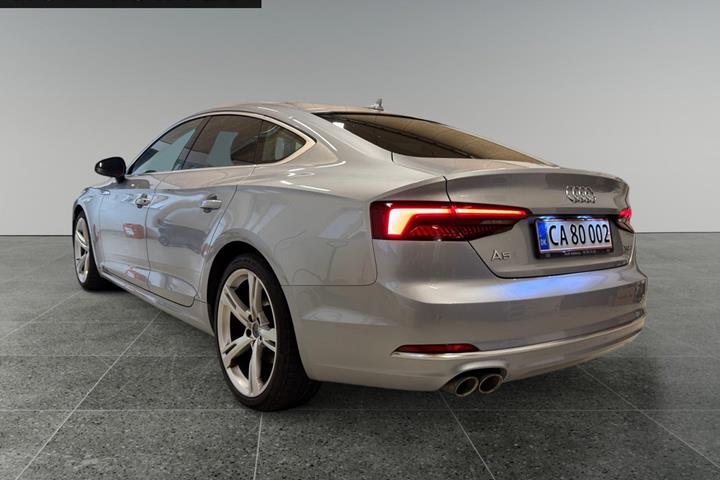 Sølv Audi A5 fra 2018