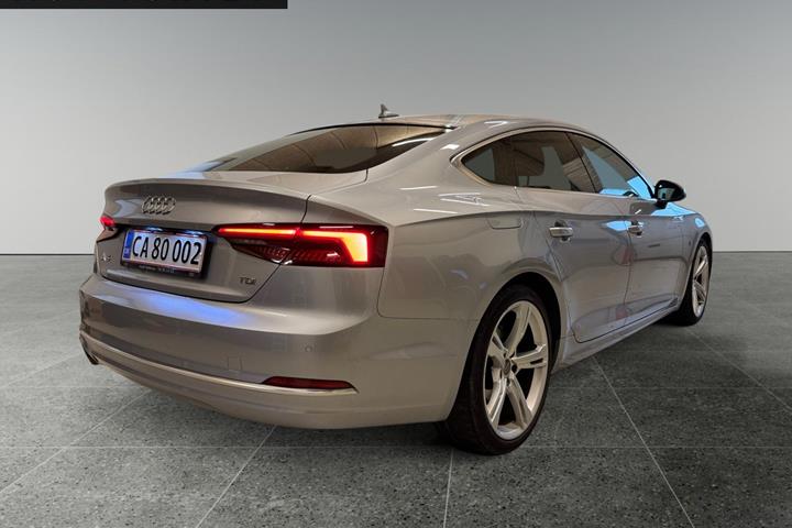 Sølv Audi A5 fra 2018