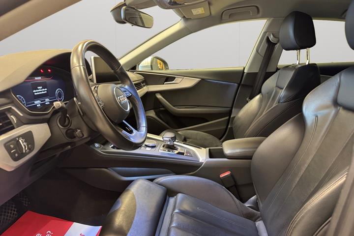 Sølv Audi A5 fra 2018