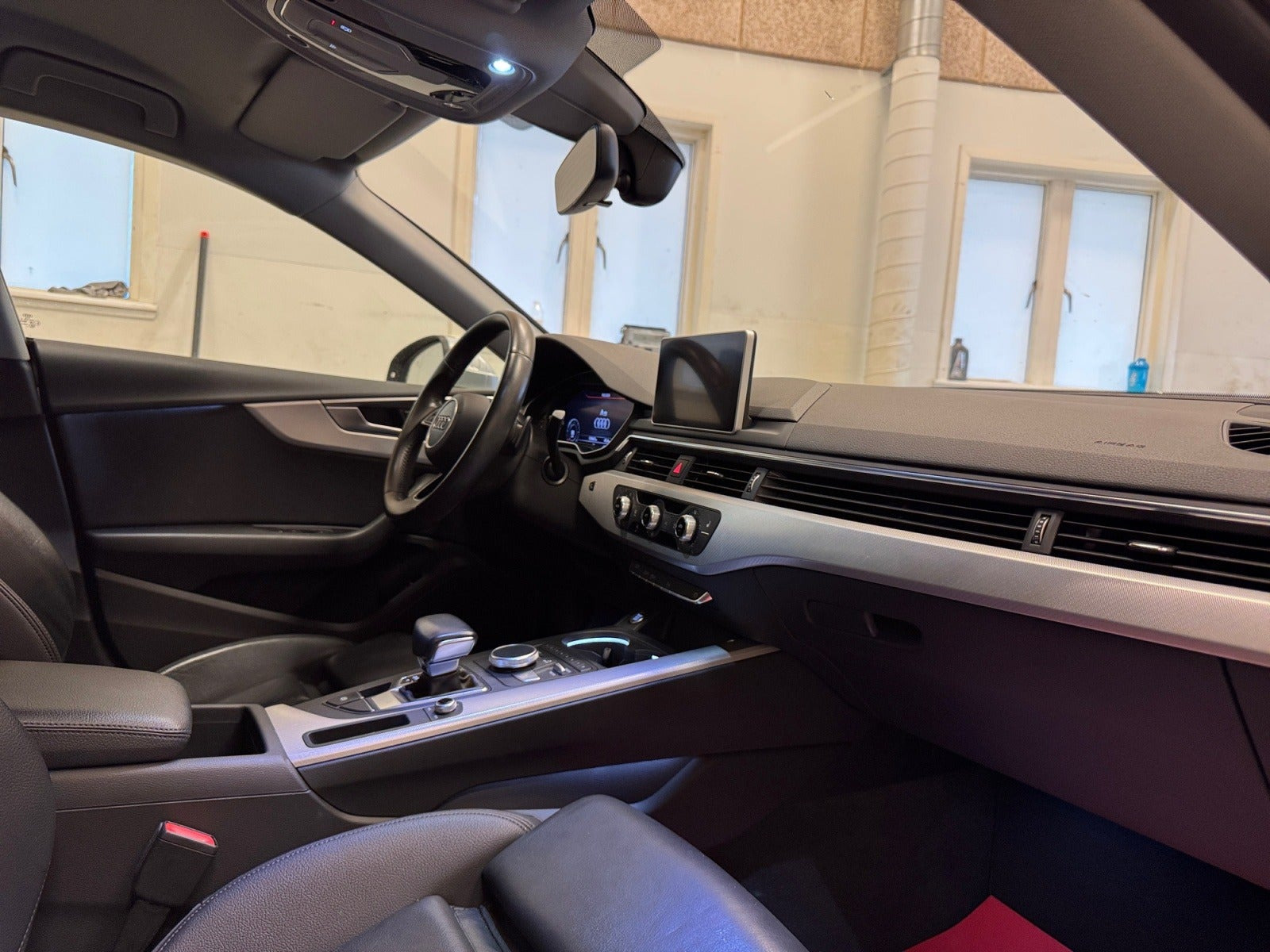 Sølv Audi A5 fra 2018