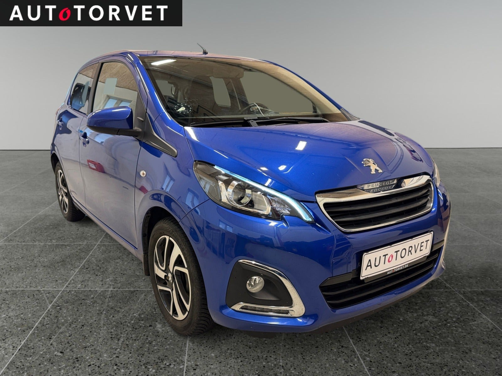 Blå Peugeot 108 fra 2021