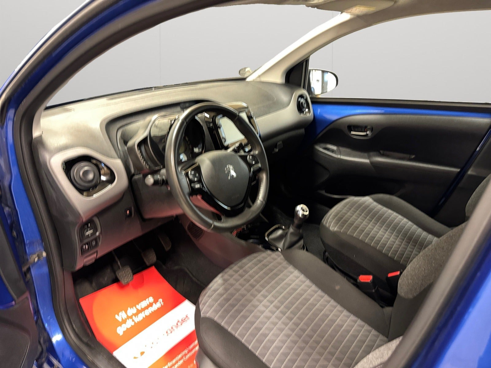 Blå Peugeot 108 fra 2021