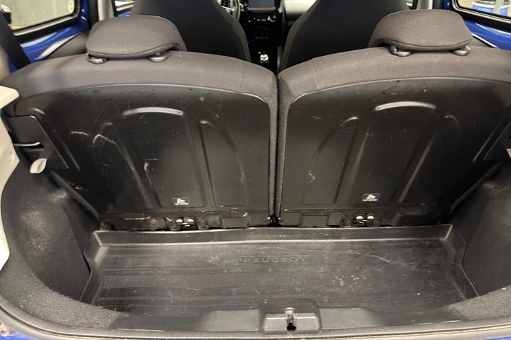 Blå Peugeot 108 fra 2021