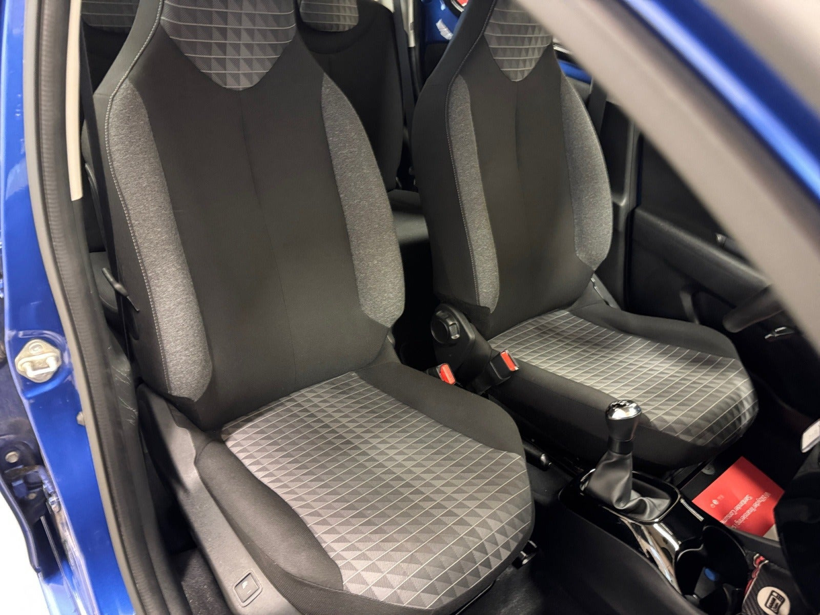 Blå Peugeot 108 fra 2021
