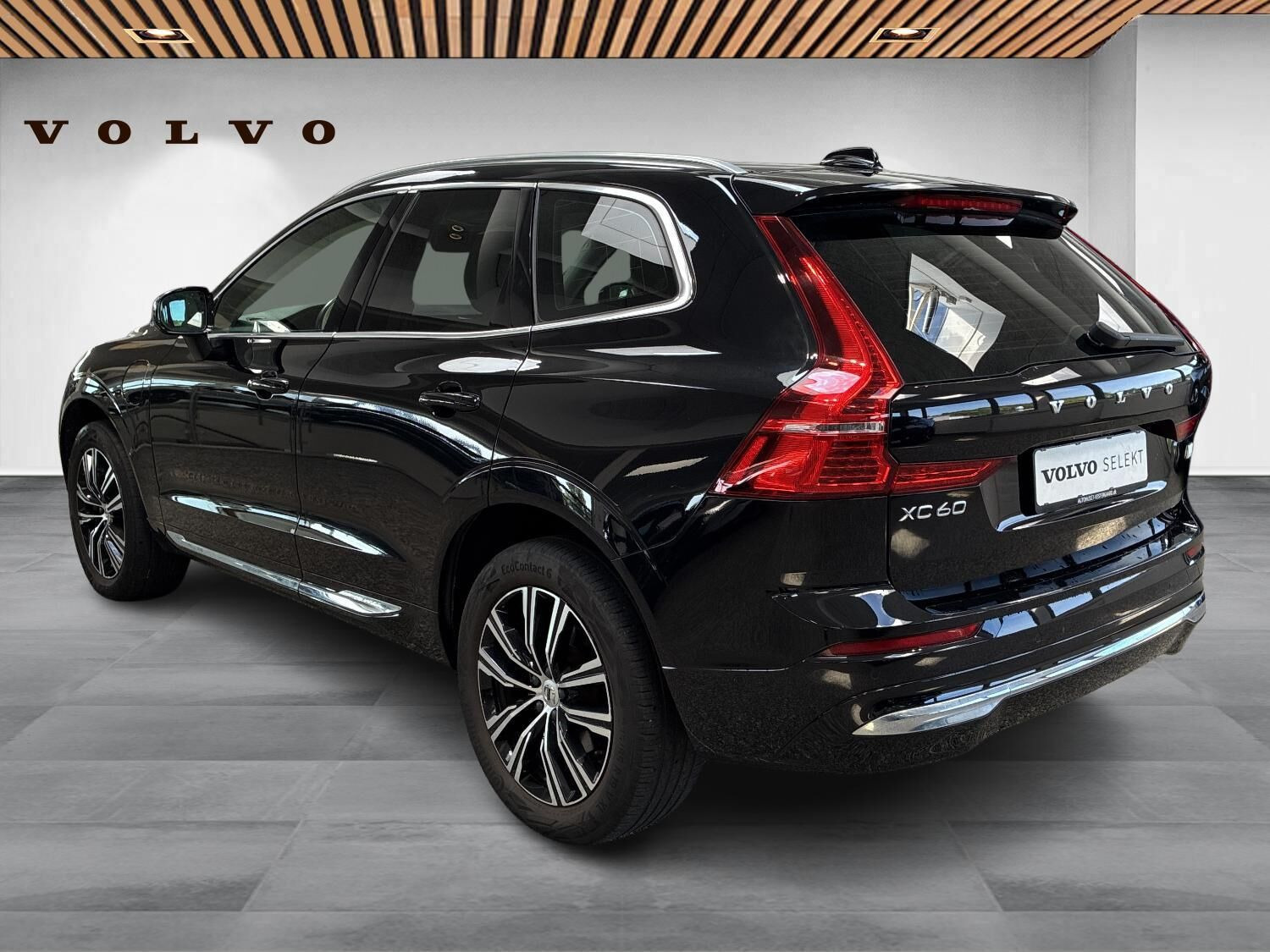 Sort Volvo XC60 fra 2022