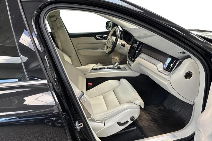 Sort Volvo XC60 fra 2022