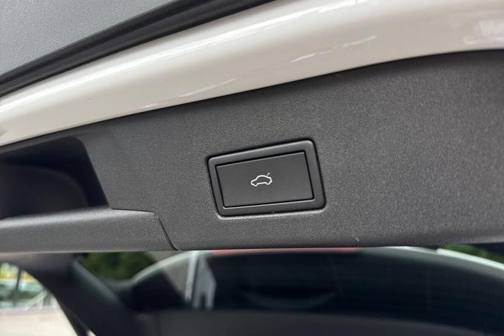 Hvid VW ID.4 fra 2023