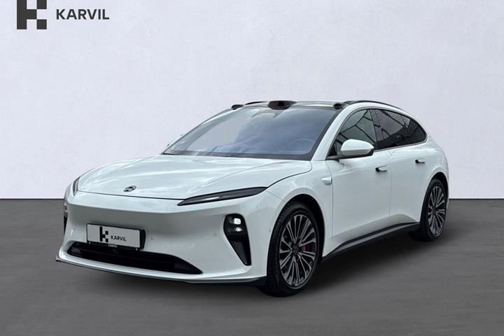 Hvid Nio ET5 fra 2023 set udefra