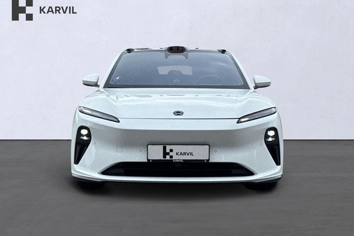 Hvid Nio ET5 fra 2023 set udefra