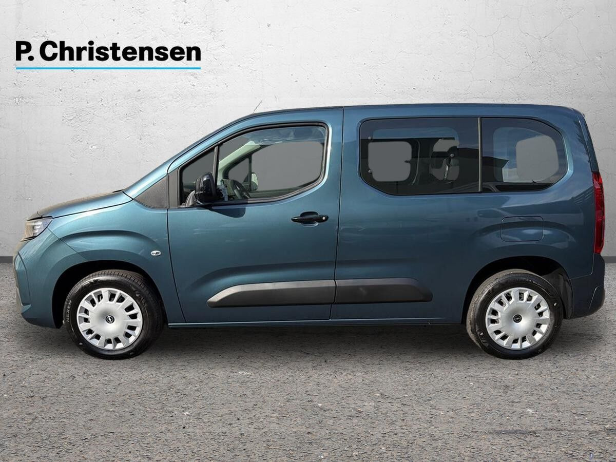 Blå Opel Combo-e Life fra 2025
