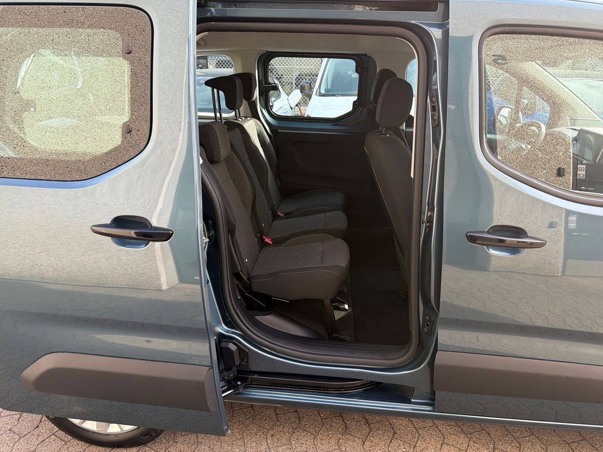 Blå Opel Combo-e Life fra 2025
