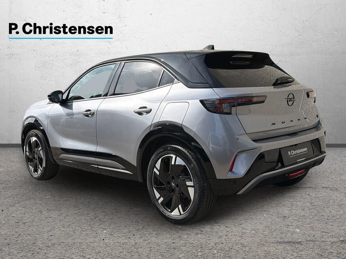 Grå Opel Mokka-e fra 2025