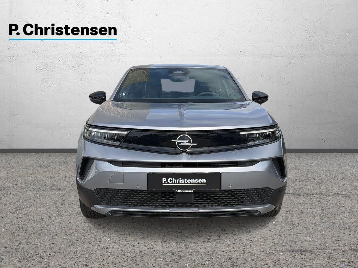 Grå Opel Mokka-e fra 2025