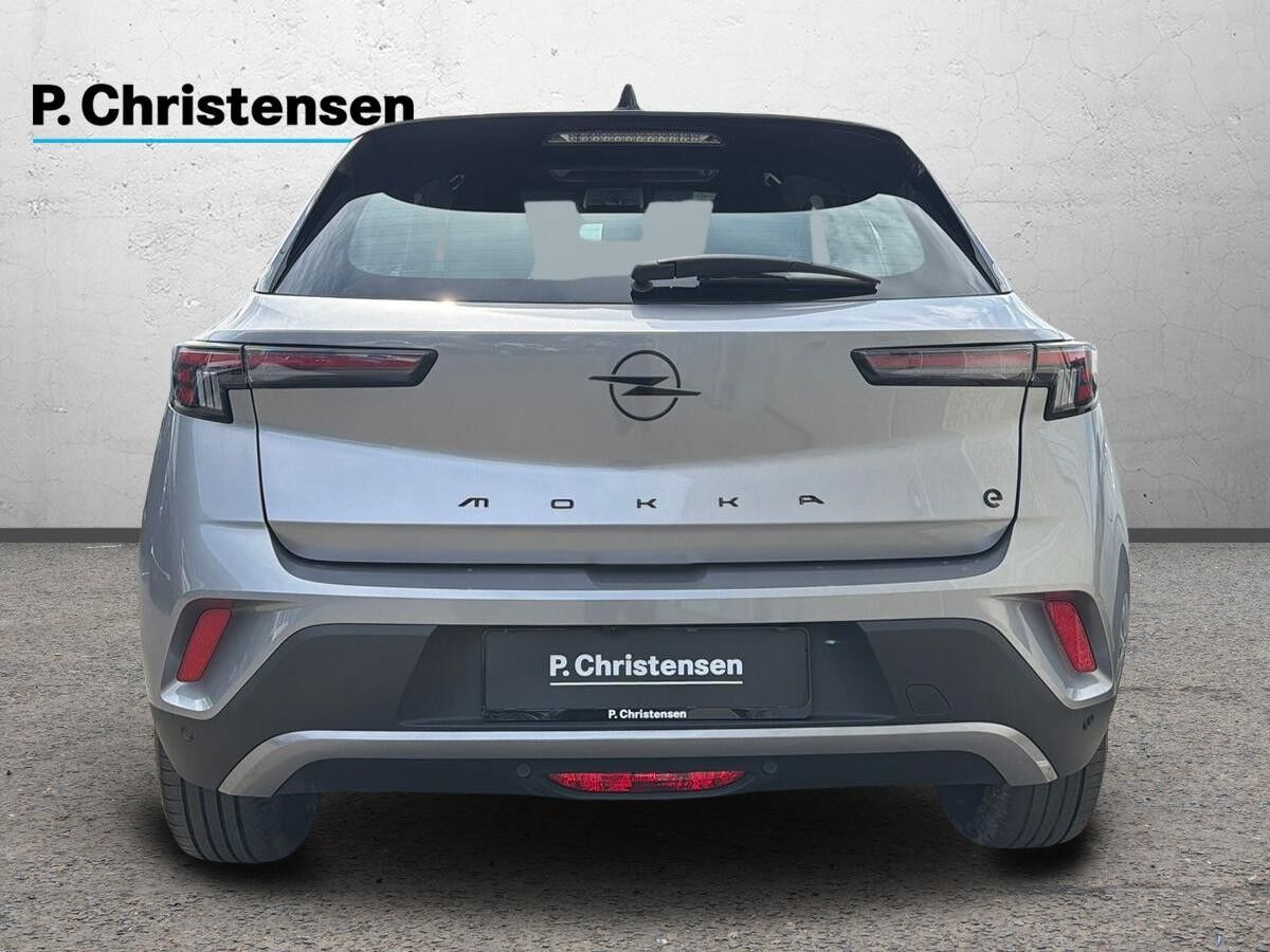 Grå Opel Mokka-e fra 2025