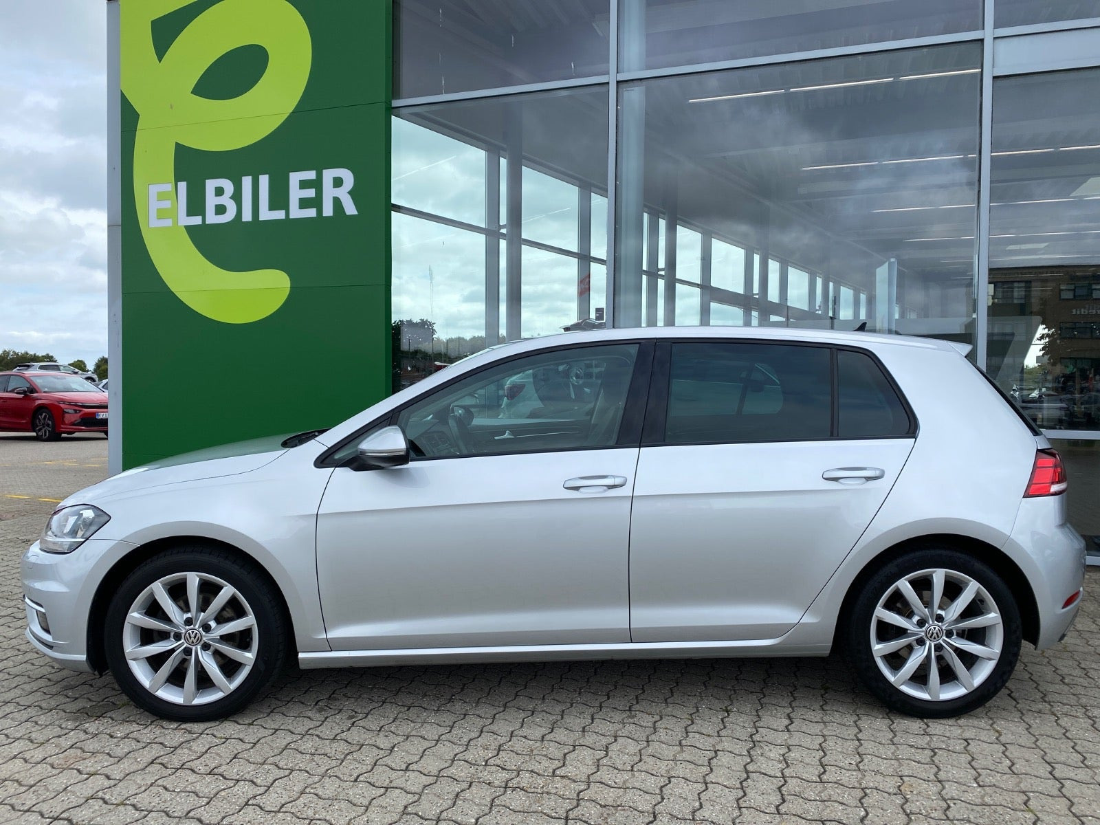 Sølv VW Golf VII fra 2019