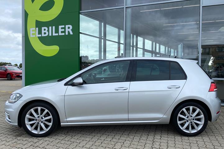 Sølv VW Golf VII fra 2019