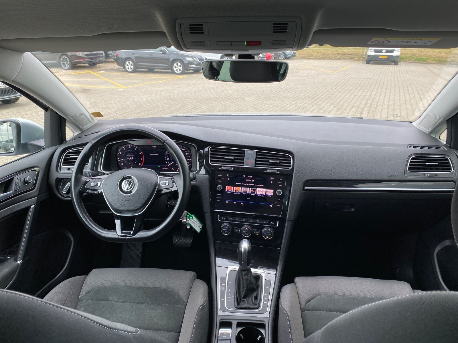 Sølv VW Golf VII fra 2019