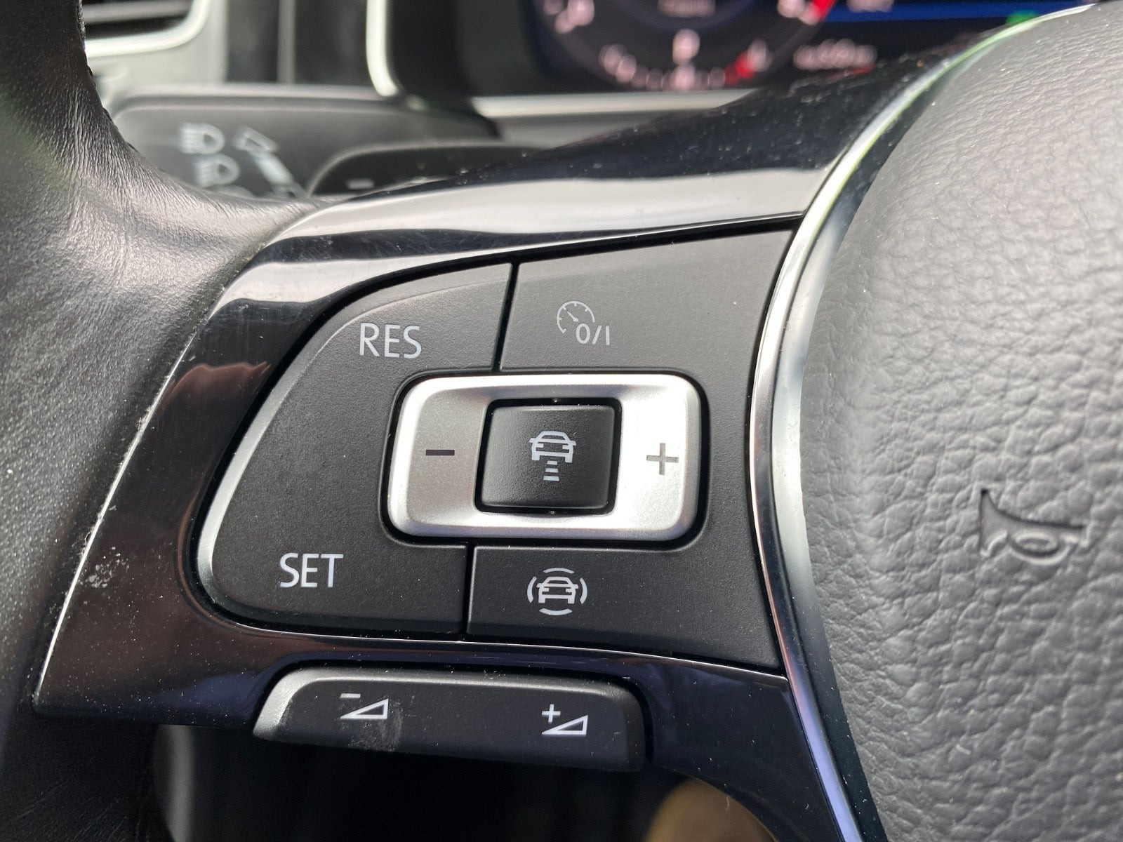 Sølv VW Golf VII fra 2019