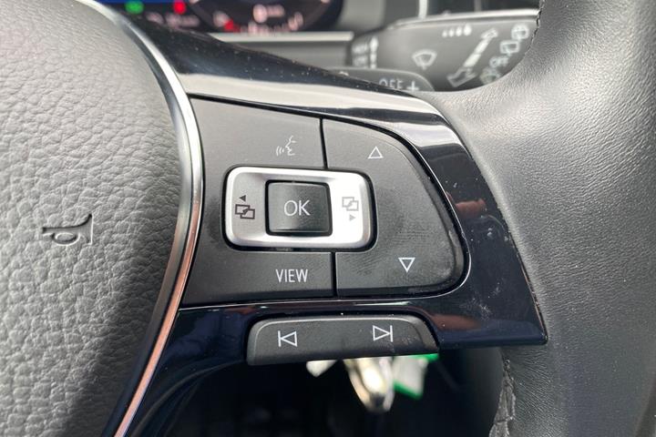 Sølv VW Golf VII fra 2019