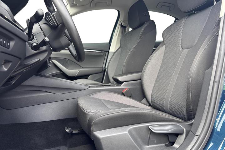 Blå Skoda Octavia fra 2021