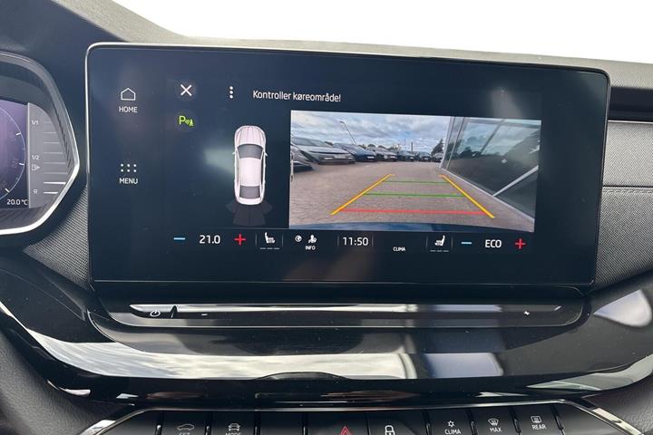 Blå Skoda Octavia fra 2021