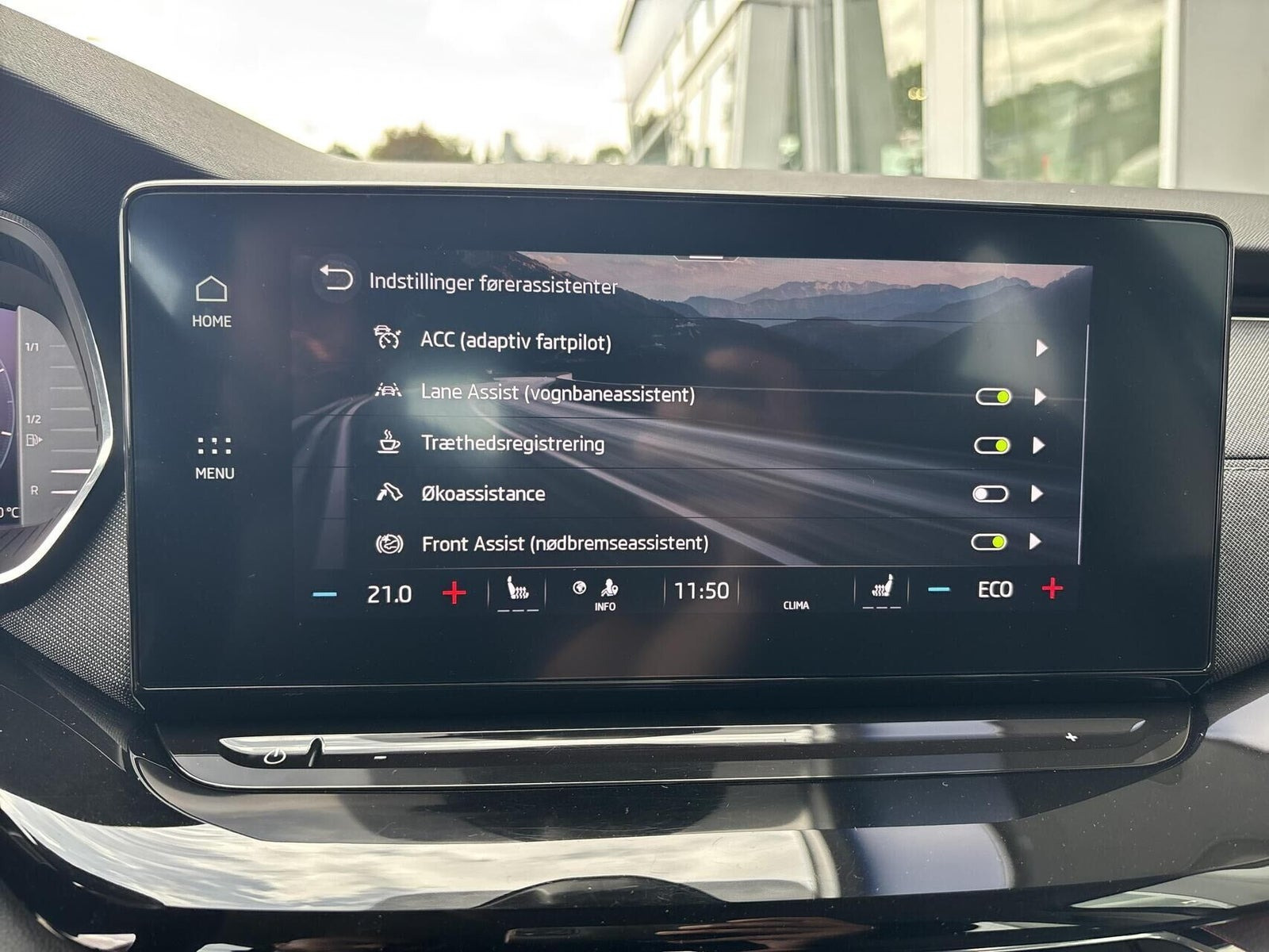 Blå Skoda Octavia fra 2021