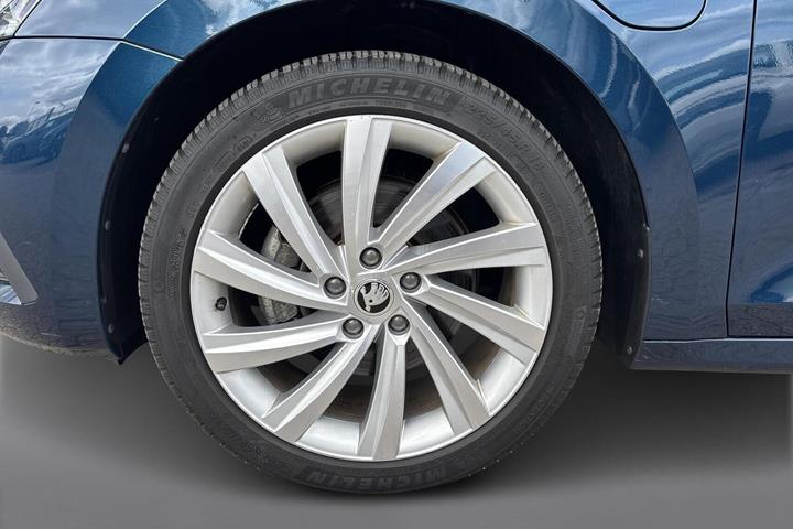Blå Skoda Octavia fra 2021